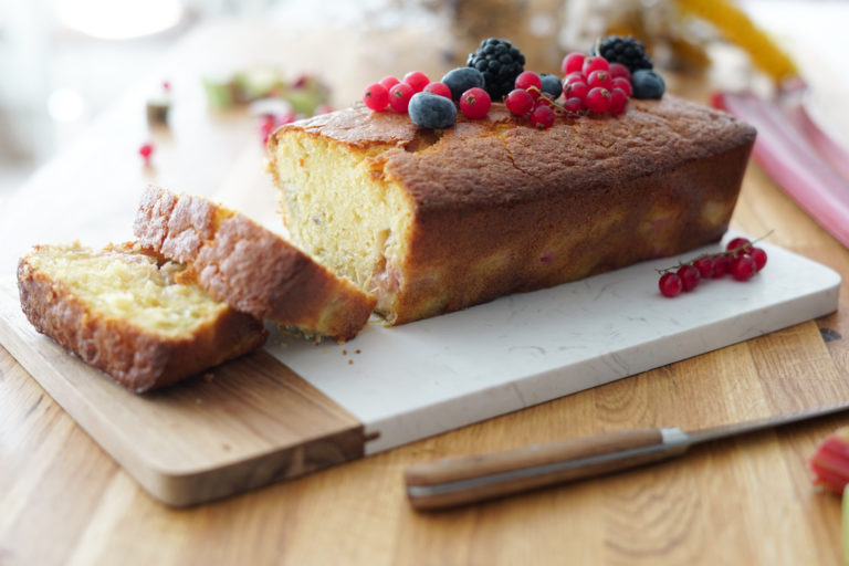 Cake A La Rhubarbe Les Pepites De Noisette